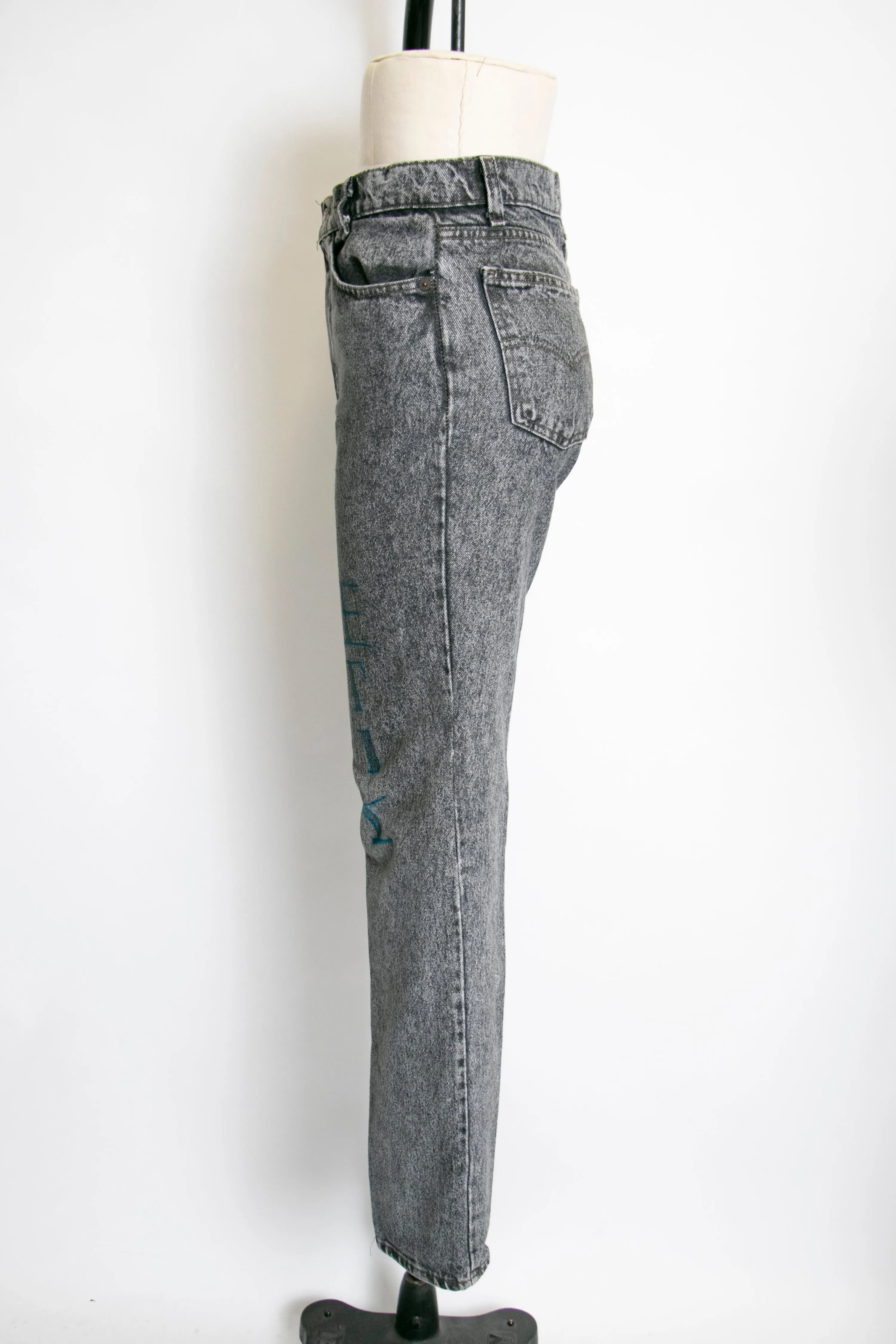 1990s Levi's JEANS Black Denim Cotton High Waist 31" x 32"