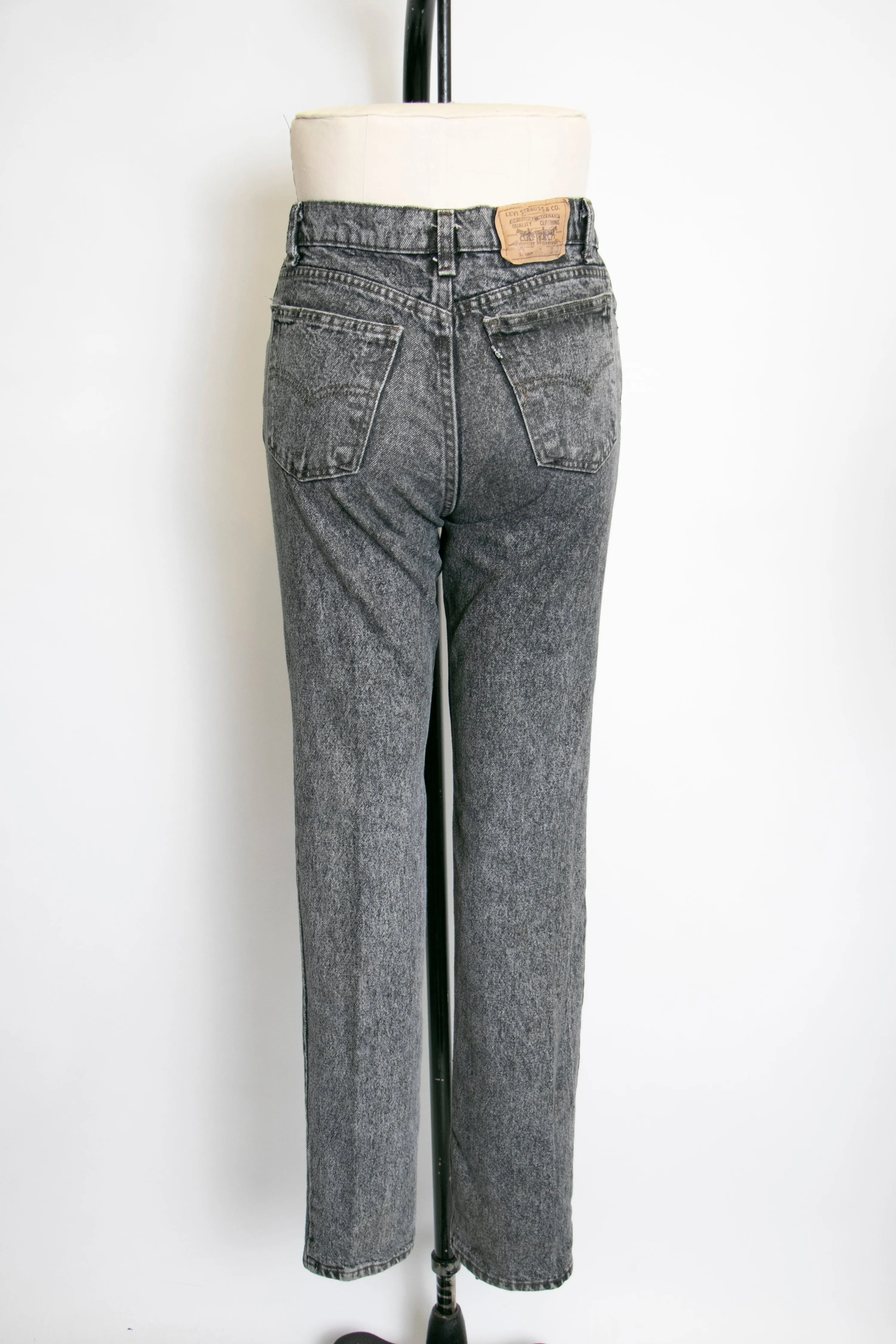 1990s Levi's JEANS Black Denim Cotton High Waist 31" x 32"
