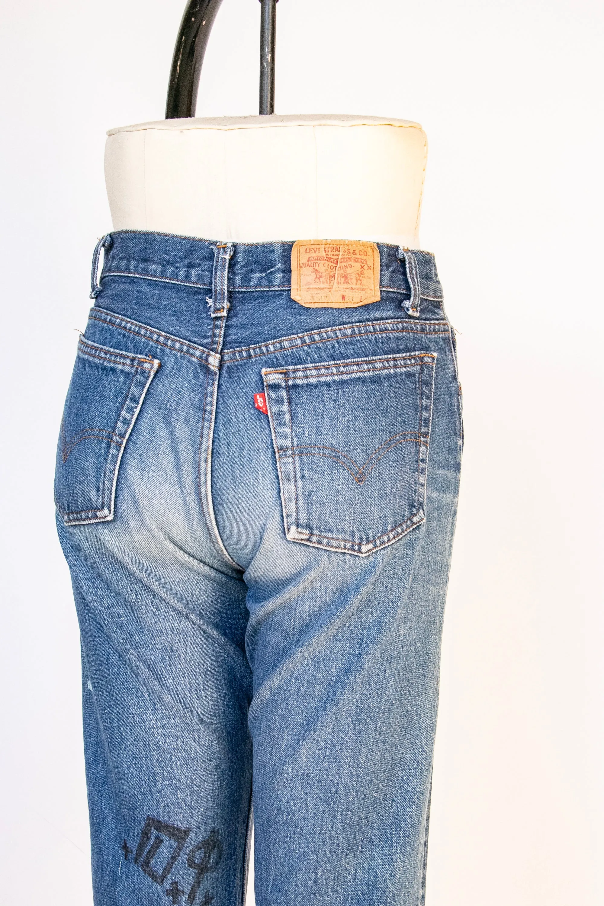 1990s Levi's Jeans Denim Cotton Dark Wash 29" x 33"