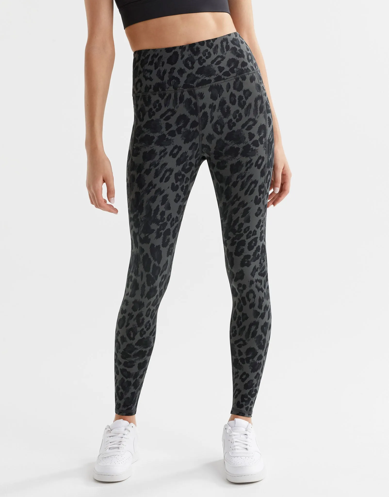 BECCA - Mineral Grey Leopard