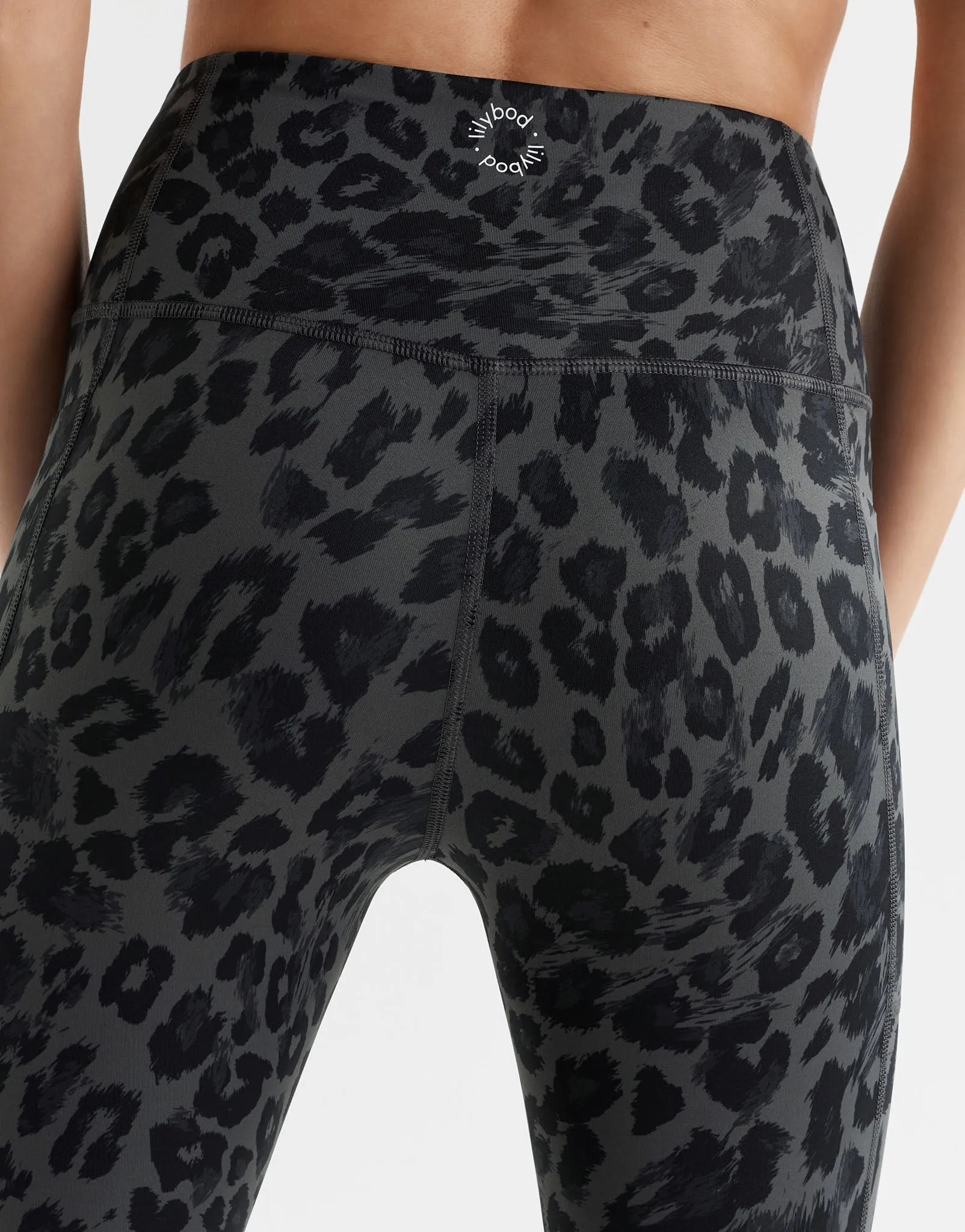 BECCA - Mineral Grey Leopard