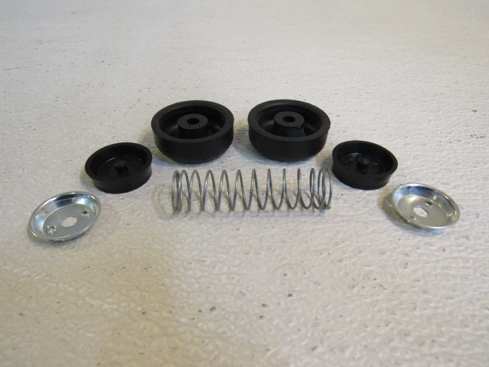 Carquest Wheel Cylinder Kit Drum Brake C528 -- New
