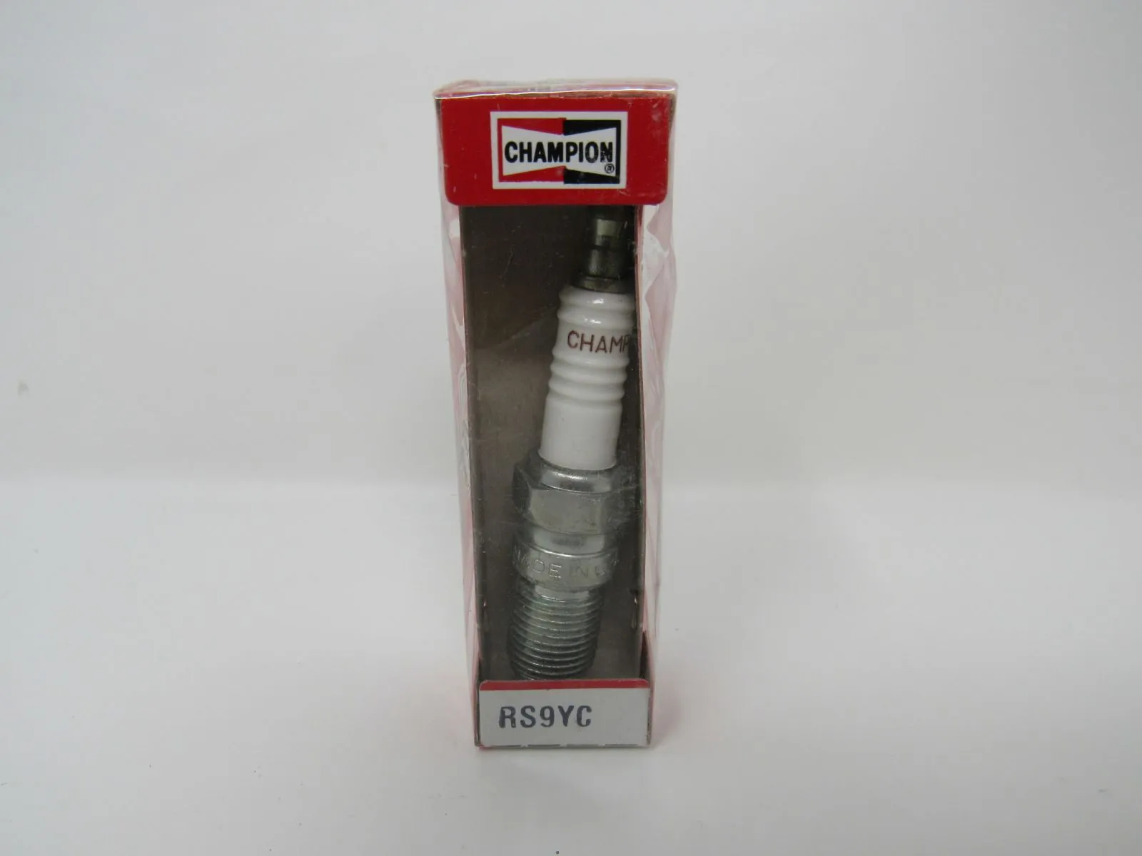 Champion Spark Plug Copper Plus 304 RS9YC -- New