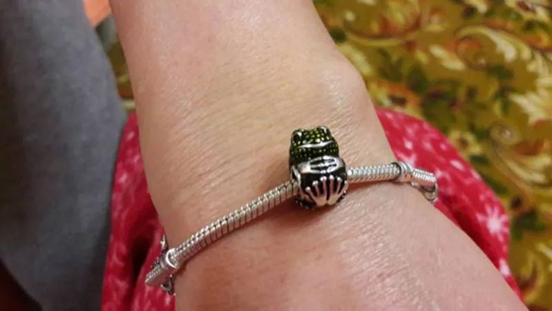 Contemplative Green Frog Charm