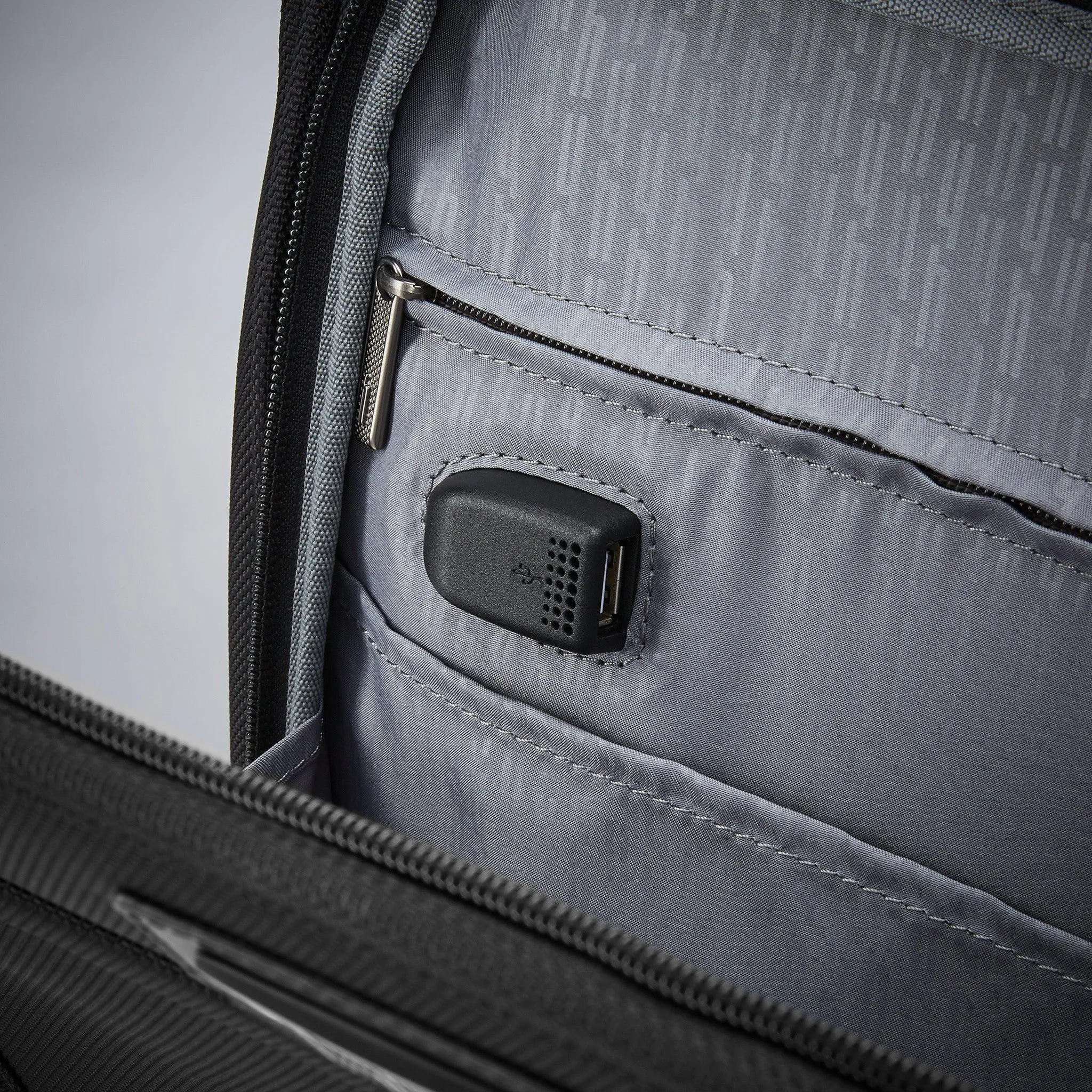 Hartmann Ratio 2 Global Carry-On Spinner